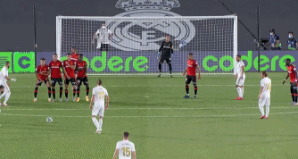 马卡：如果阿劳霍心理健康问题无法恢复，巴萨冬窗可能签中卫