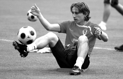 2025普斯卡什候选：赖斯十分角任意球、亚马尔加泰德比圆月弯刀