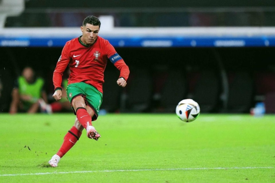 皇马主场0比2塞尔塔，心态失衡红牌左右赛果，三大进攻利器哑火